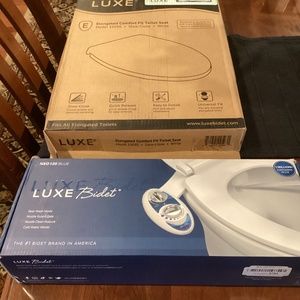 Luxe Bidet and toilet cover